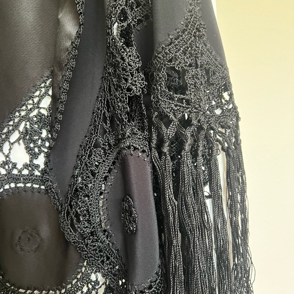 New silky black shawl - Picture 4 of 5